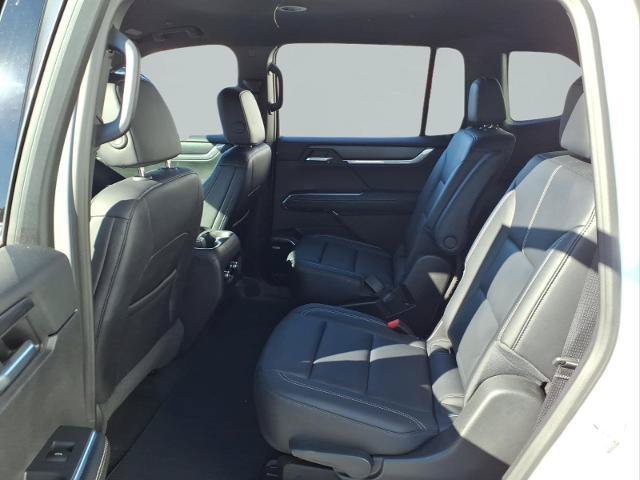 Used 2026 GMC Acadia Elevation w/ Elevation Premium Package FWD image 6