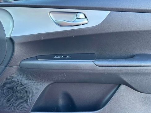 Used 2023 Kia Forte LXS w/ LXS Technology Package image 21