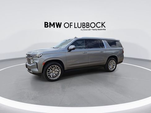 Used 2024 Chevrolet Suburban High Country w/ Premium Package 2 AWD/4WD image 5