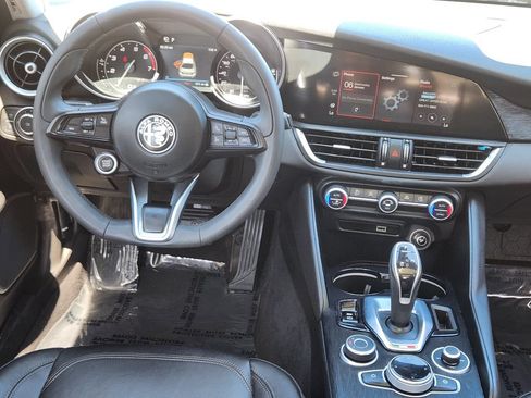 Used 2021 Alfa Romeo Giulia Sprint w/ Sun & Sound Package RWD image 10