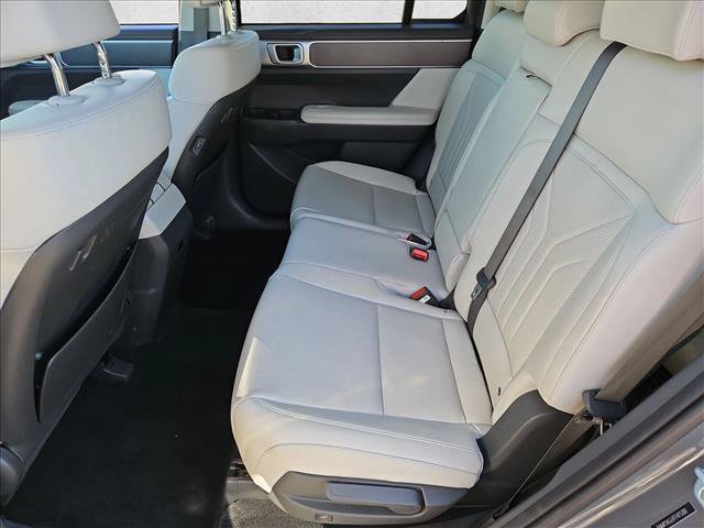 Used 2026 Hyundai Santa Fe SEL FWD image 17