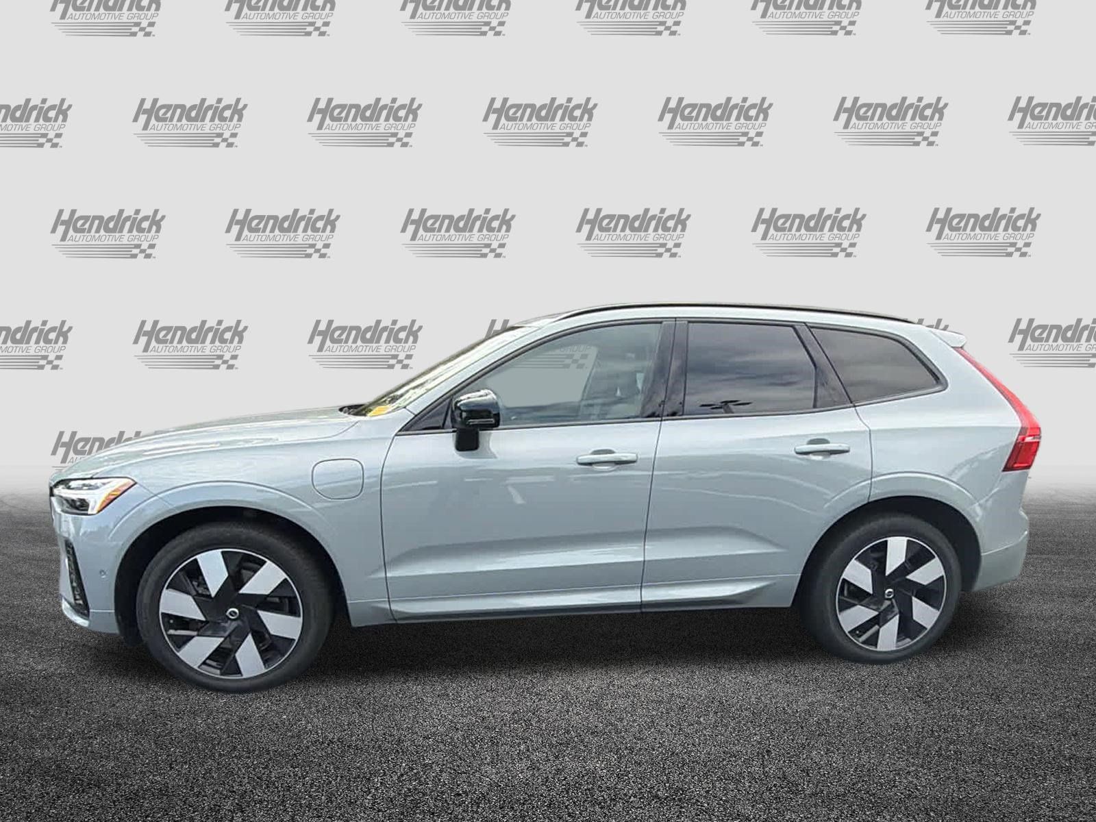 Used 2024 Volvo XC60 T8 Plus w/ Protection Package Premier AWD/4WD image 10