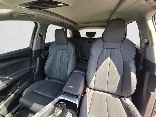 Used 2025 Audi Q5 Premium Plus w/ Premium Plus AWD/4WD image 15