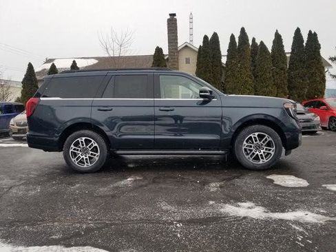 New 2026 Ford Expedition Active image 2