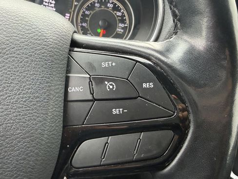 Used 2020 Jeep Cherokee Latitude Plus w/ Cold Weather Group AWD/4WD image 13