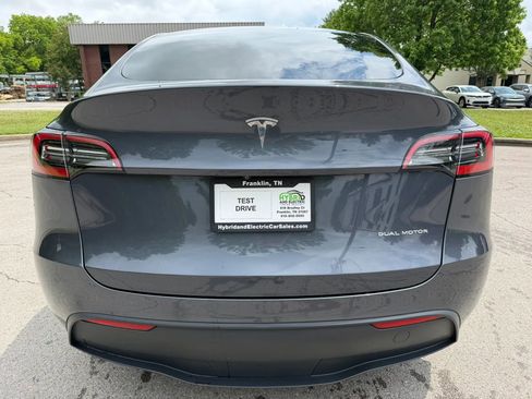 Used 2022 Tesla Model Y Long Range AWD/4WD image 11
