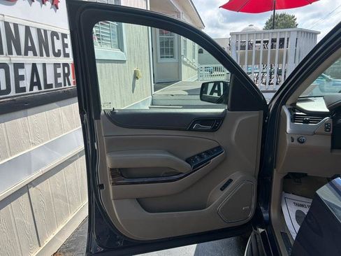 Used 2018 GMC Yukon SLT w/ Premium Edition image 8