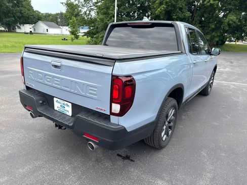 Used 2025 Honda Ridgeline Sport image 9