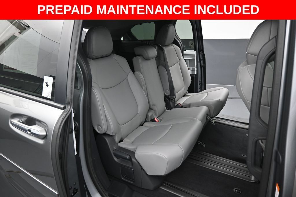 Certified 2026 Toyota Sienna XLE FWD image 31