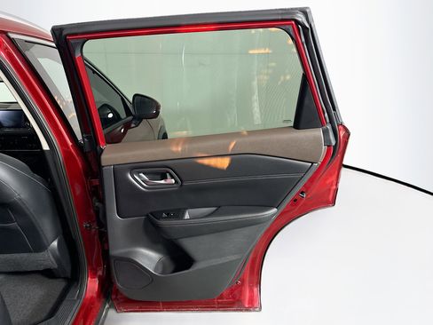 Used 2022 Nissan Rogue SL image 32