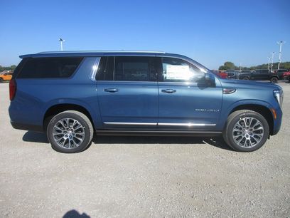 New 2026 GMC Yukon XL Denali w/ Sun & Power Step Package