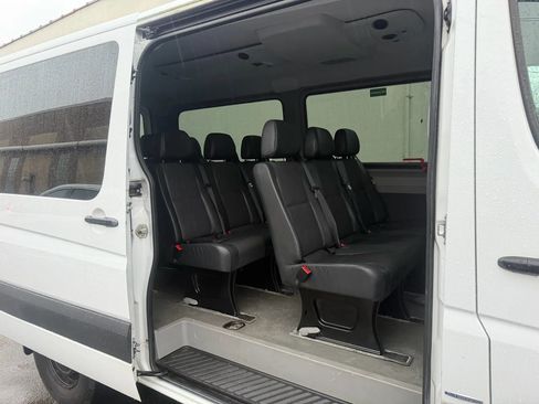 Used 2015 Mercedes-Benz Sprinter 2500 image 22