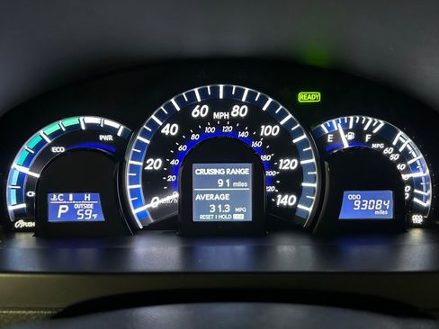 Used 2012 Toyota Camry Hybrid image 13