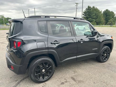 Used 2021 Jeep Renegade Latitude AWD/4WD image 4