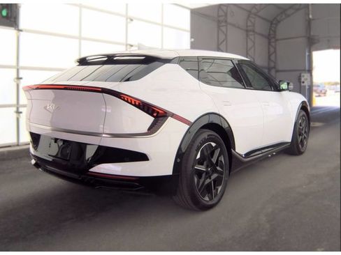 Used 2025 Kia EV6 Wind RWD image 2