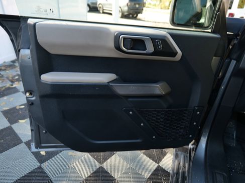 Used 2022 Ford Bronco Wildtrak image 12