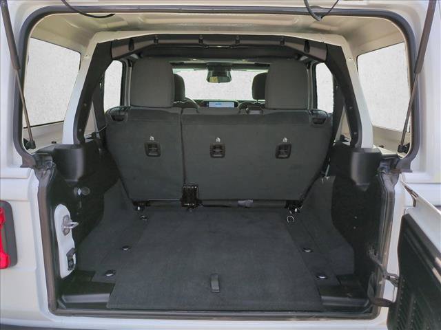 Used 2026 Jeep Wrangler Unlimited Sahara AWD/4WD image 6