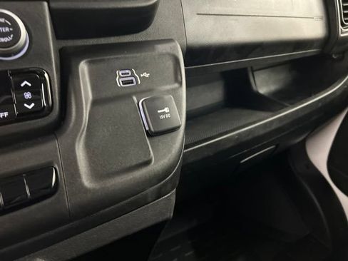 Used 2025 RAM ProMaster 2500 w/ U-Haul Equipment Group FWD image 17