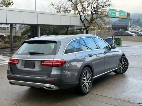 Used 2021 Mercedes-Benz E 450 4MATIC All-Terrain Wagon image 4