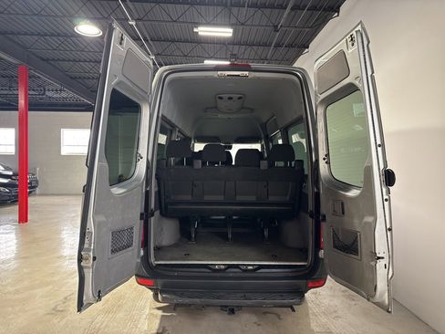 Used 2015 Mercedes-Benz Sprinter 2500 image 27