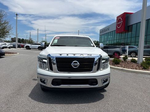 Used 2018 Nissan Titan SL AWD/4WD image 2