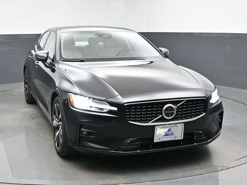 Used 2024 Volvo S60 B5 Plus w/ Climate Package AWD/4WD image 2