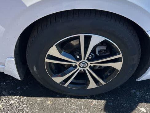 Used 2020 Nissan Sentra SV image 11