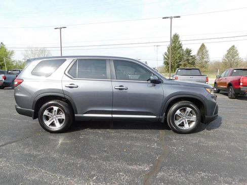 Used 2023 Honda Pilot EX-L image 2