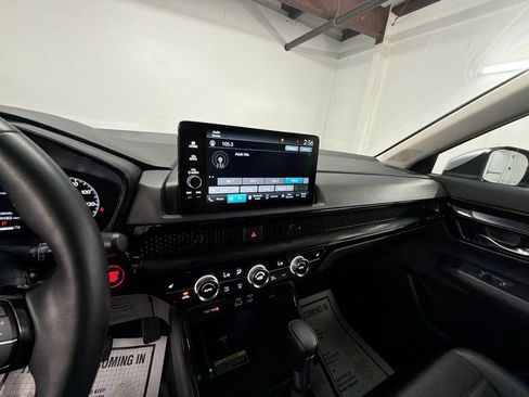 Used 2025 Honda CR-V EX-L image 17