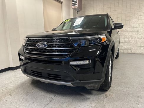 Certified 2023 Ford Explorer XLT w/ Equipment Group 202A image 35