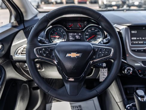 Used 2016 Chevrolet Cruze LT FWD image 13