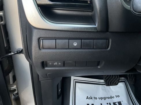 Used 2021 Nissan Rogue SV FWD image 20