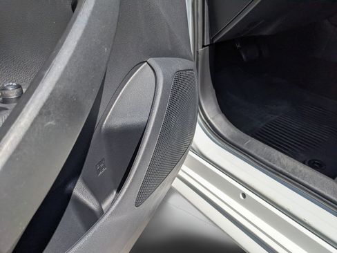 Used 2022 Toyota Corolla LE FWD image 39