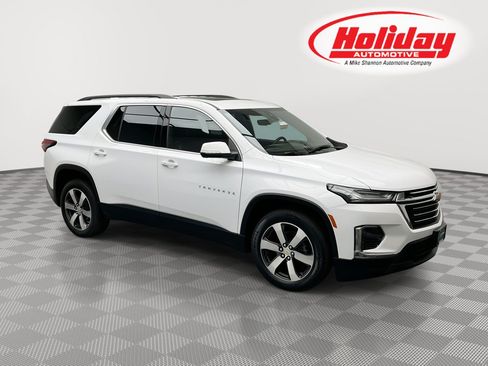 Certified 2023 Chevrolet Traverse LT w/ LT Premium Package AWD/4WD image 1