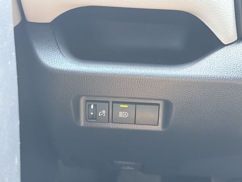 Certified 2022 Toyota RAV4 XLE FWD image 12