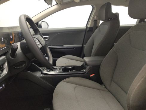 Used 2025 Kia K4 FWD image 17