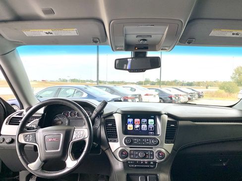 Used 2017 GMC Yukon SLE w/ Convenience Package image 16