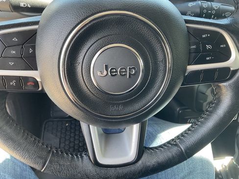 Used 2020 Jeep Renegade Latitude w/ Cold Weather Group AWD/4WD image 13