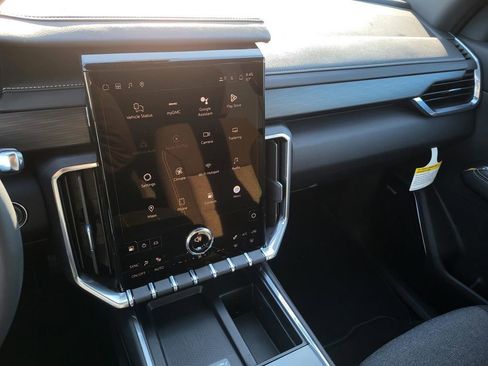 New 2026 GMC Acadia Elevation image 8