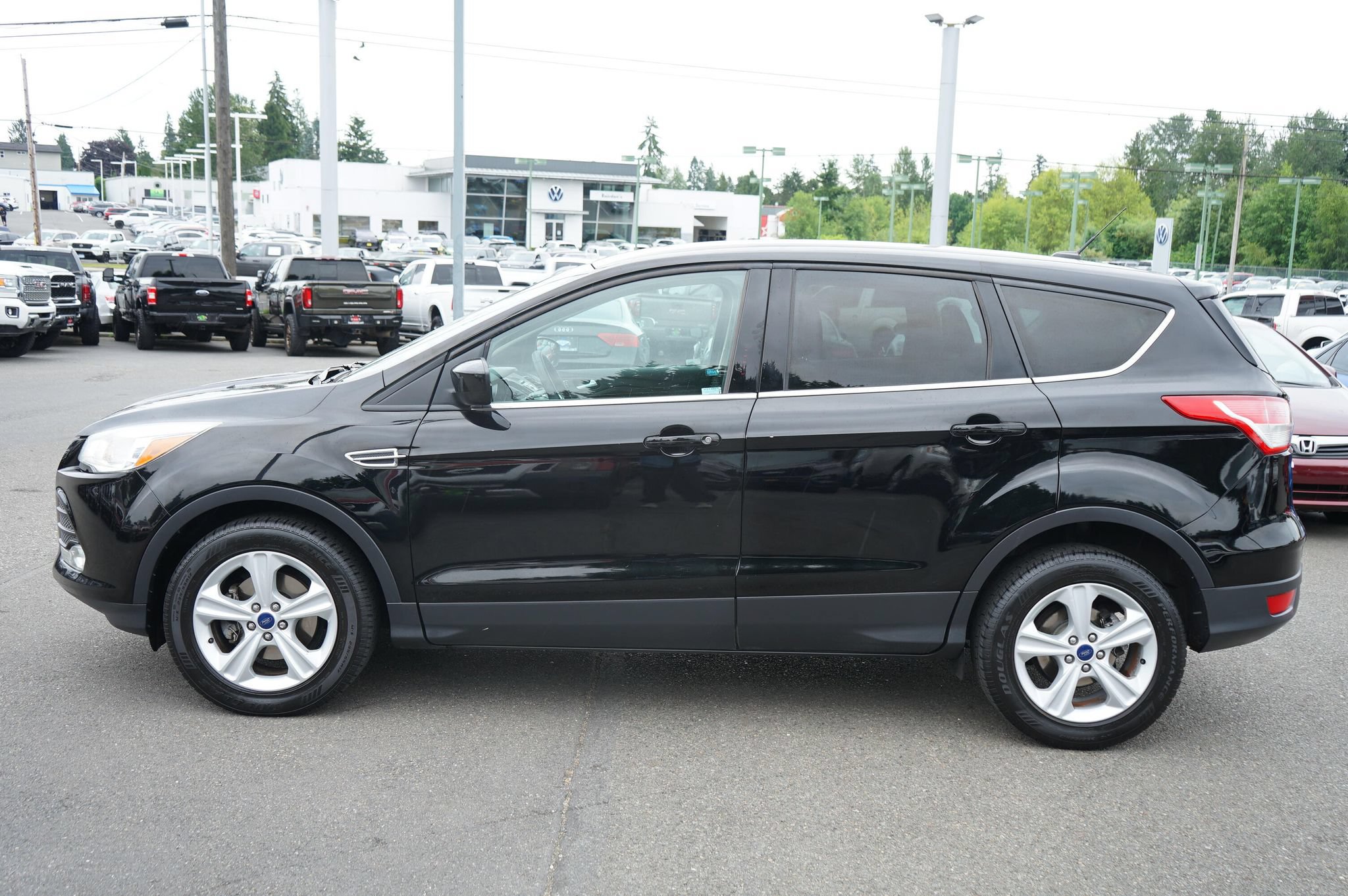 Used 2016 Ford Escape SE FWD image 2