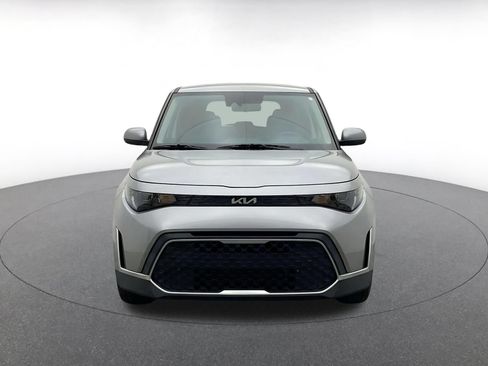 Used 2025 Kia Soul LX w/ LX Technology Package FWD image 2