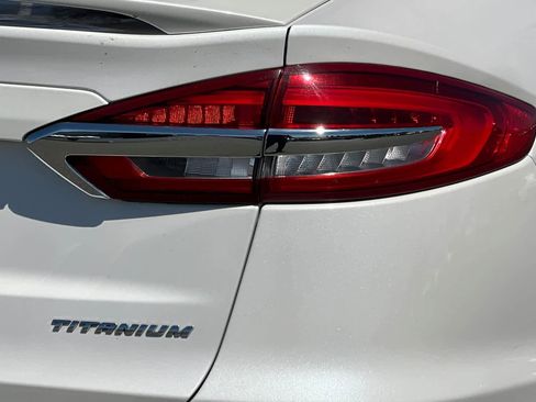 Used 2019 Ford Fusion Energi Titanium FWD image 32