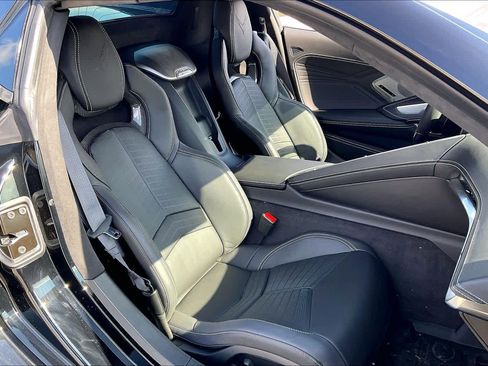 Used 2025 Chevrolet Corvette Z06 w/ Z07 Performance Package image 8