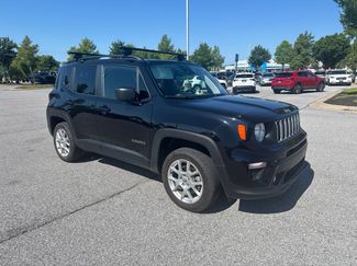 Used 2023 Jeep Renegade Latitude w/ Premium Group AWD/4WD video 3
