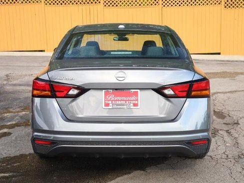 Certified 2025 Nissan Altima 2.5 SV FWD image 6