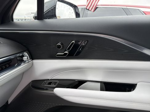 Used 2024 Cadillac Lyriq Luxury image 20