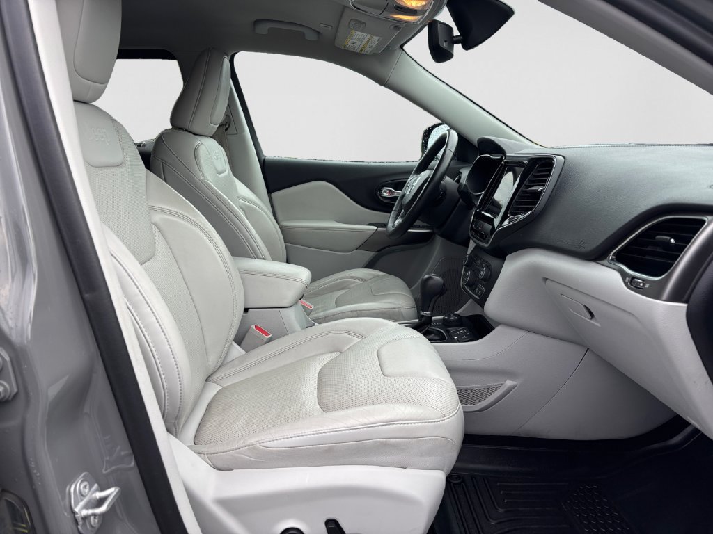 Used 2019 Jeep Cherokee Limited AWD/4WD image 15