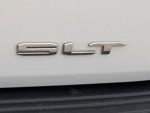 Used 2024 GMC Yukon SLT AWD/4WD image 8