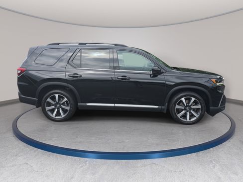 Used 2023 Honda Pilot Elite image 4