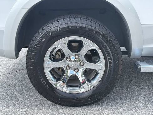 Used 2018 RAM 1500 Laramie w/ Convenience Group AWD/4WD image 19